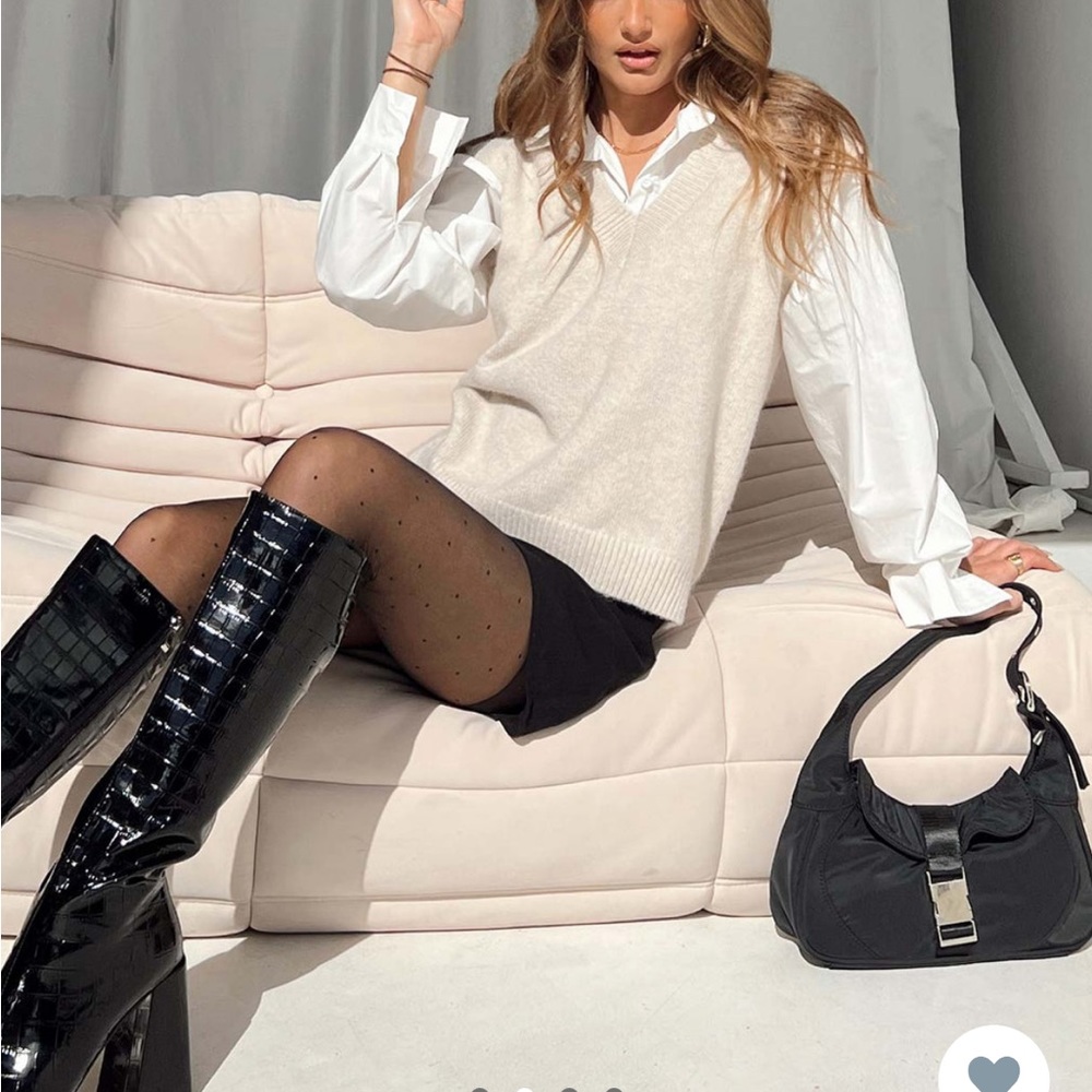 RECYCLED FIBERS LEXIE SWEATER VEST CREAM - Princess Polly Size 4